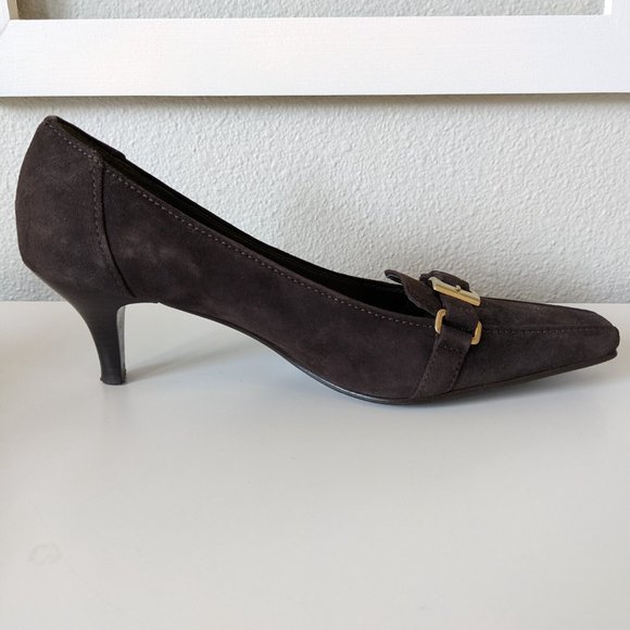 ANN TAYLOR- Brown Suede Pump with Brass Buckle - Picture 3 of 6